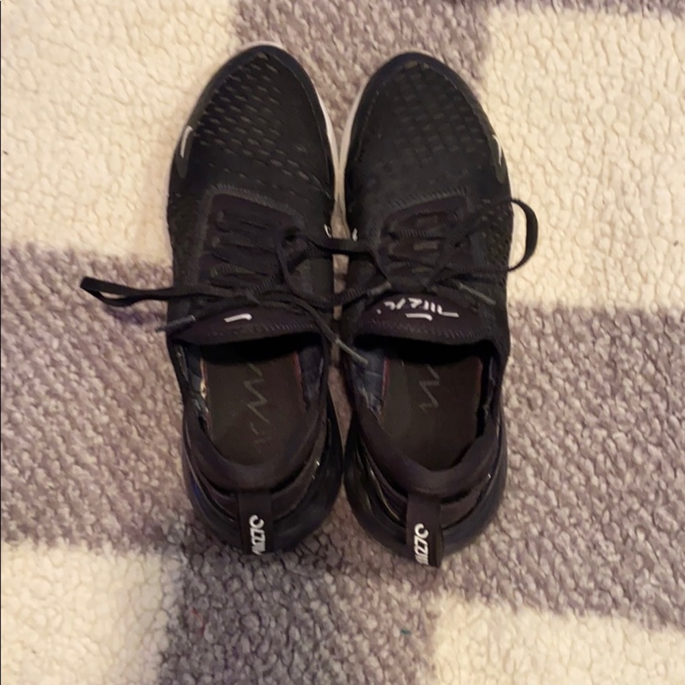 Nike 270